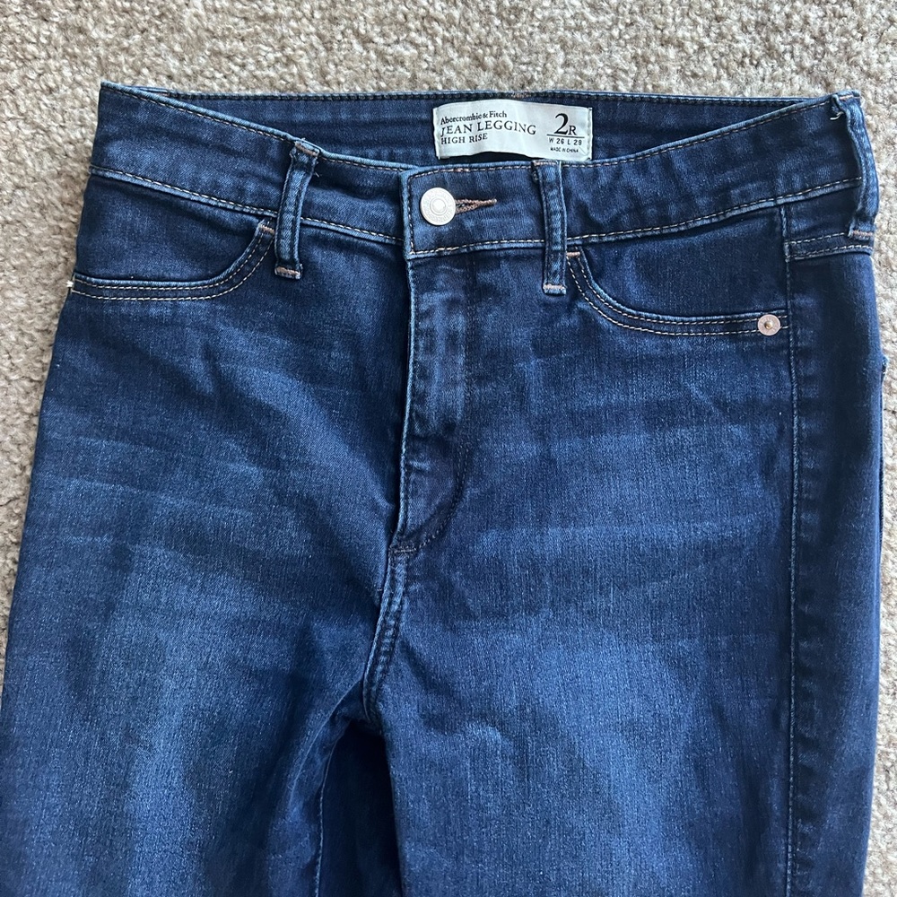Abercrombie and Fitch High Rise Jean Legging- Size 2 💖